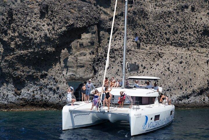 Luxury Caldera Cruise with a rich BBQ meal and drinks!