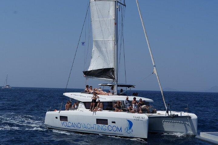 Caldera Cruise with Swim Stops, BBQ on board and drinks!