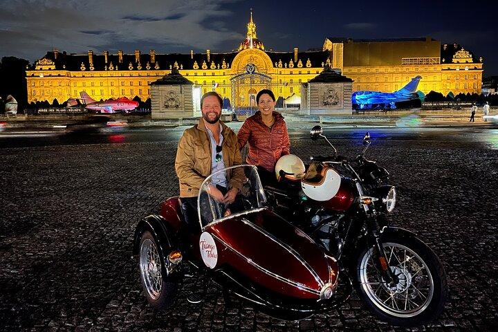 Private Sidecar Tour of Paris at Night with drinks