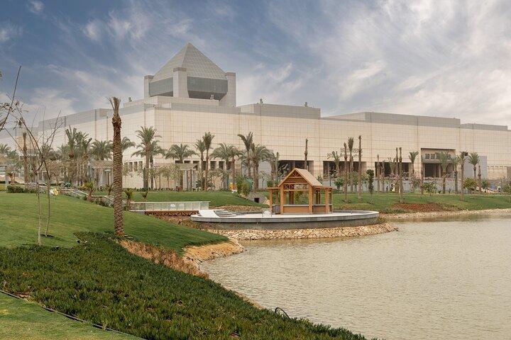 Mummies Museum, Great Sphinx, and Bazaar Guided Tour