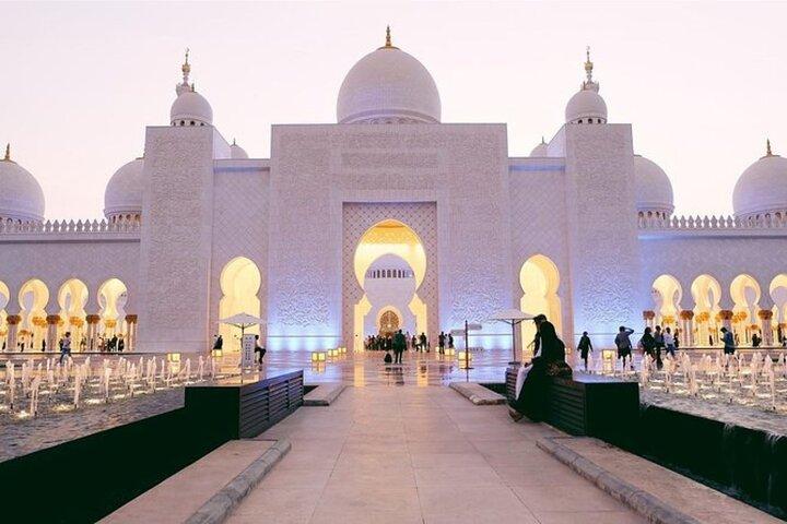 Private Guided Abu Dhabi Tour with BAPS Temple Visit from Dubai