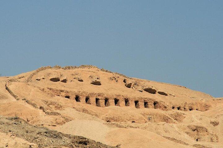 Budget West Bank Tour: Kings Valley, Memnon & Hatshepsut