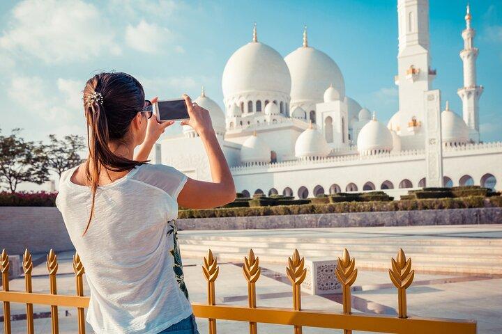 From Dubai to Abu Dhabi Premium Full Day Sightseeing Tour
