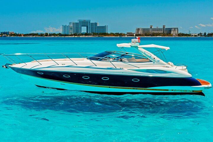 Private Premium Yacht 46FT Rental in Cancún