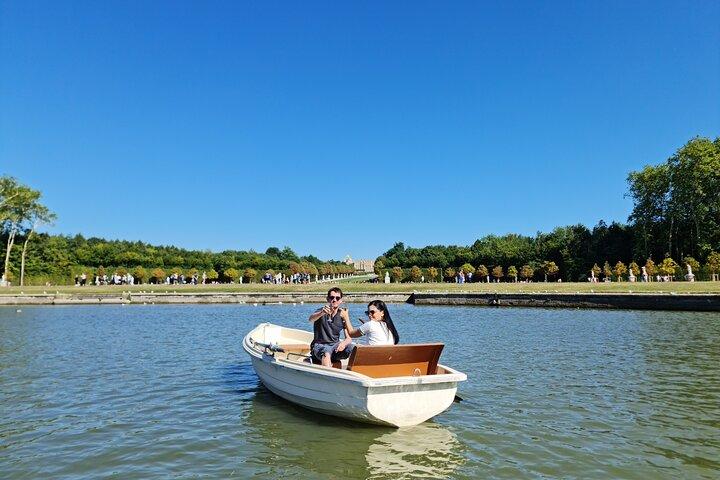 Versailles Golf Cart Guided Tour and Romantic Boat with Champagne
