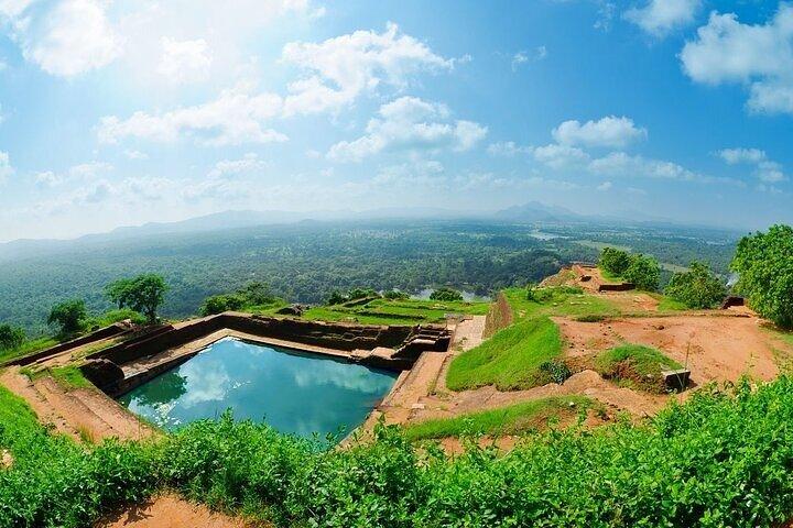 All-inclusive Sigiriya Fortress and Wildlife Safari from Colombo