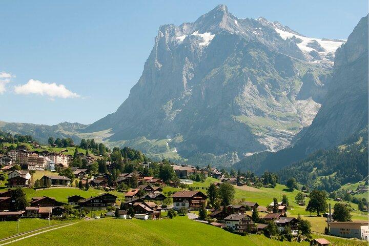 Day trip to Swiss Villages from Zurich - Small Group Tour by Car