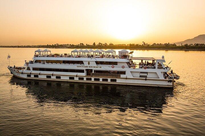 8-day Private Guided Sightseeing and Nile Cruise from Cairo
