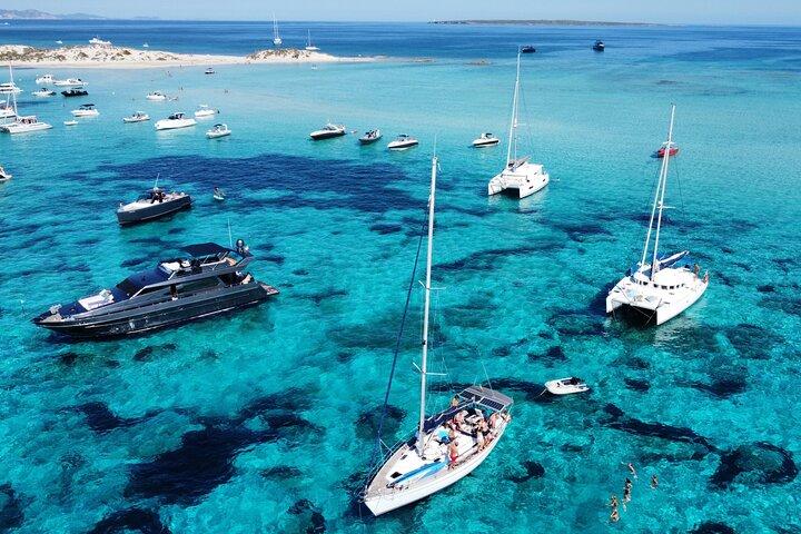 Ibiza & Formentera Private Deluxe Sailing: Full Day