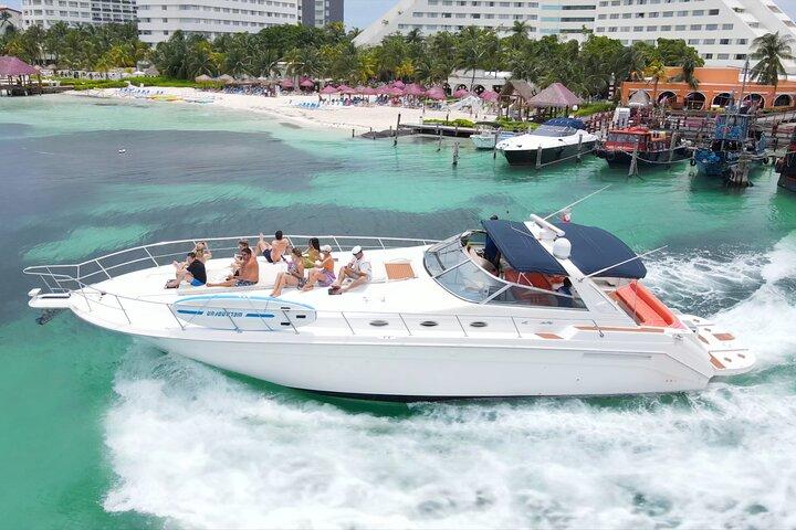 Private Luxury Yacht 55FT Rental in Cancun