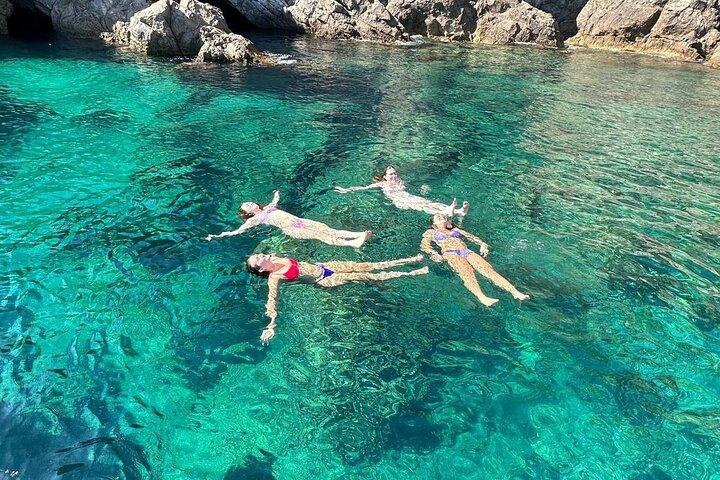 Private speedboat tour- Blue Cave/Green Caves/sandy beach