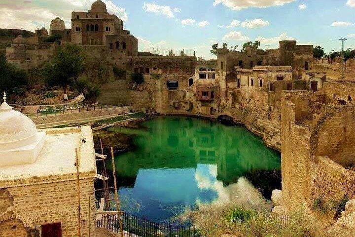 Katas Raj Temple and Khewra Salt Mines in Kalar Kahar Day Tour
