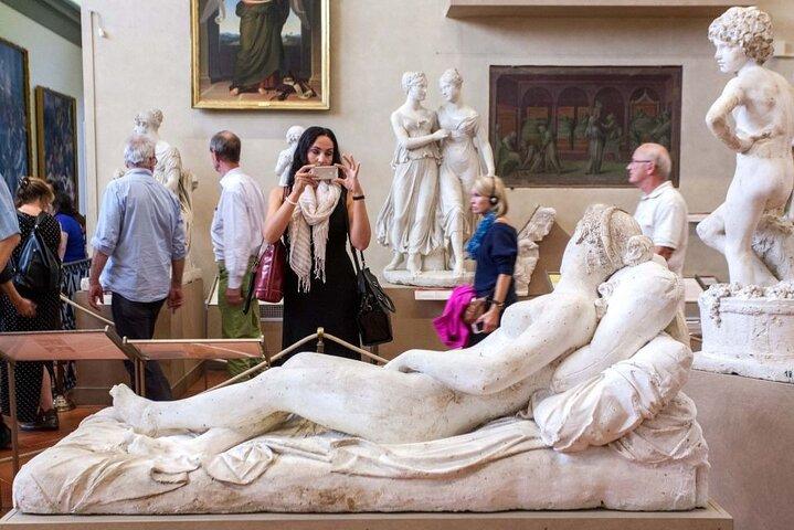 Florence Accademia and Uffizi Tickets with Multilingual Audio App
