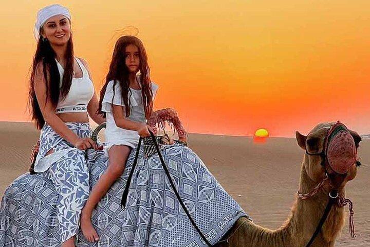 Dubai Desert Safari: Dune Drive Camel & 5* BBQ Shows Stargazing