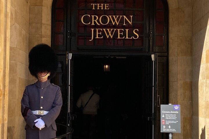 Tower of London VIP Tour with luxury Crown Jewels Afternoon Tea