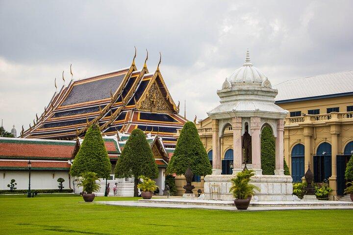 Private Tour : Must See Sites by Public Transportation