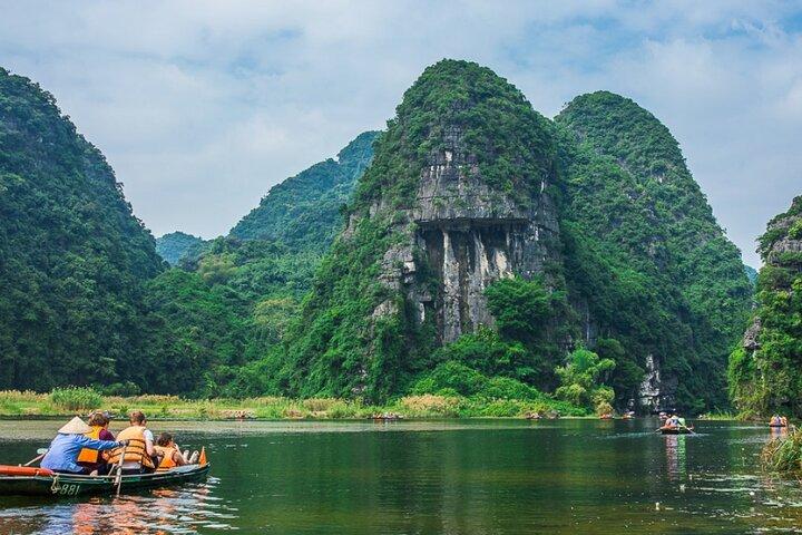 Ninh Binh Private Tour: Hoa Lu Trang An 1 Day Tour from Hanoi