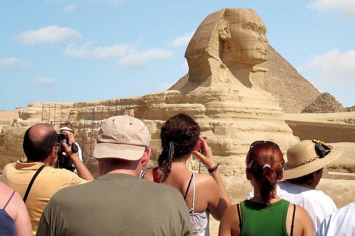 Giza Pyramids Egyptian Museum and Khan Elkhalili in One Day