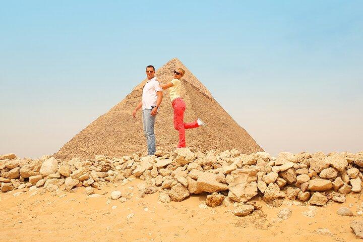 Giza Pyramids Egyptian Museum and Khan Elkhalili in One Day