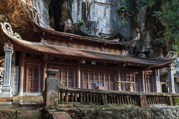 Ninh Binh 2 Days 1 Night Small Group of 9 Guided Tour from Hanoi