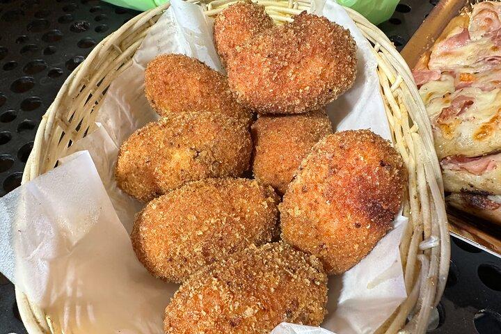 Trastevere Guided Walking Street Food Tour in Rome