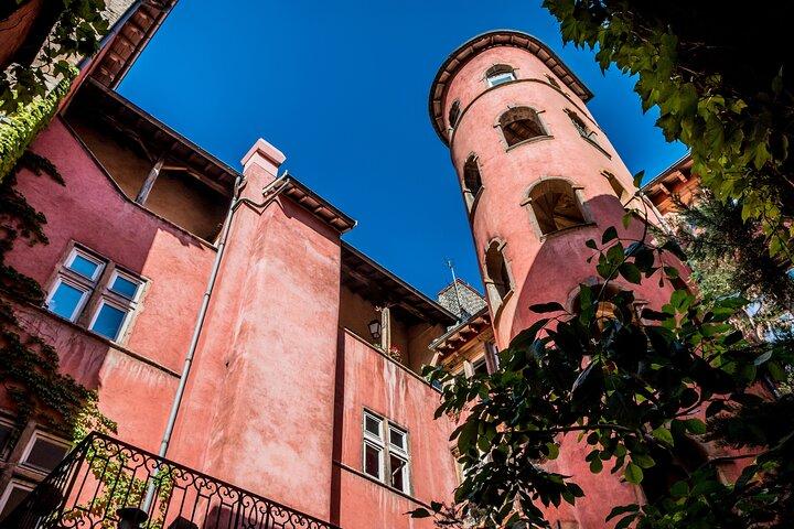 Unique Tours Lyon: Private Walking Tour of the Traboules