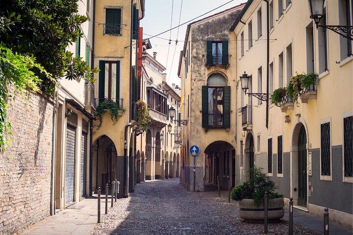 Padua Scavenger Hunt & Highlights Self-Guided Walking Tour