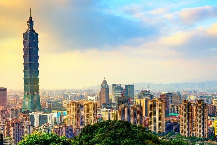 Taipei : Must-See Attractions Walking Tour With A Guide (Private)