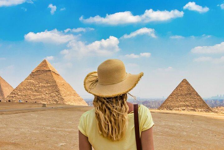 Private Tour of Giza Pyramids and Sphinx of Cairo