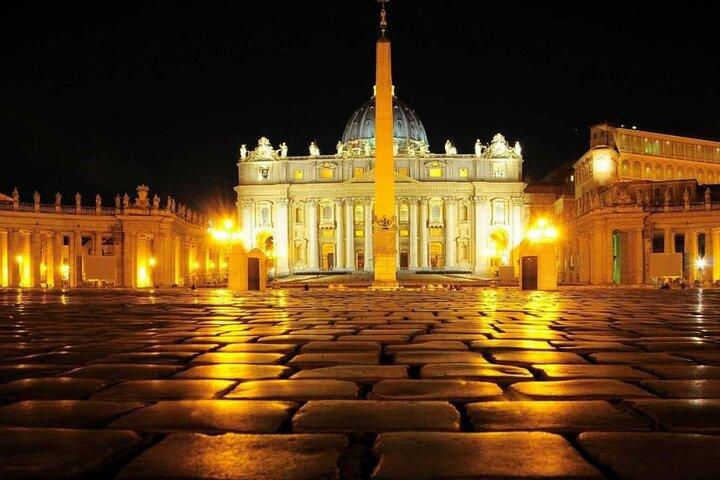 Rome by Night: Private Tour with driver