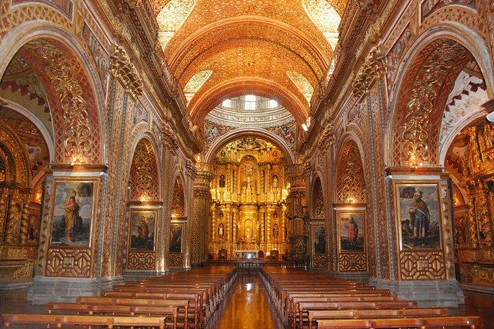 Full Day Quito (City Tour + Middle of the World + Teleferico)