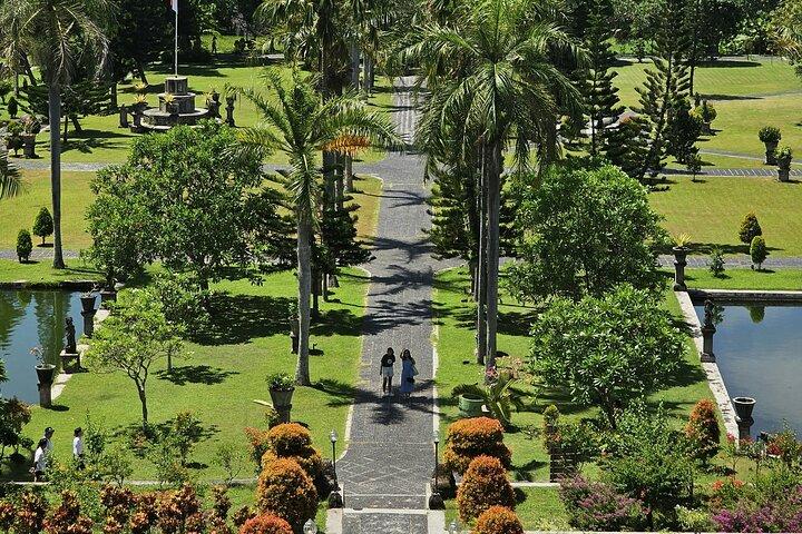 Bali Classic Volkswagen Safari and Gate of Heaven with East Bali