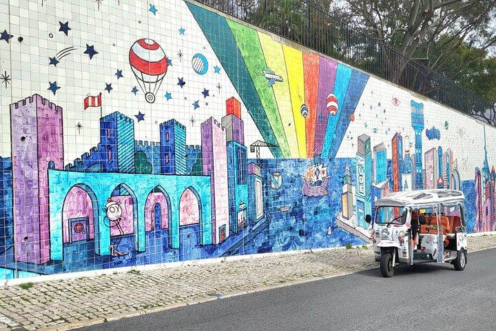 Lisbon Complete Tour! Eco TukTuk Private Guided