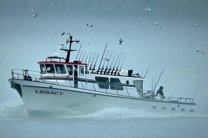 8hr Kenai Fjords Whale Watching Tour w/ 1hr Fishing 16 Passengers