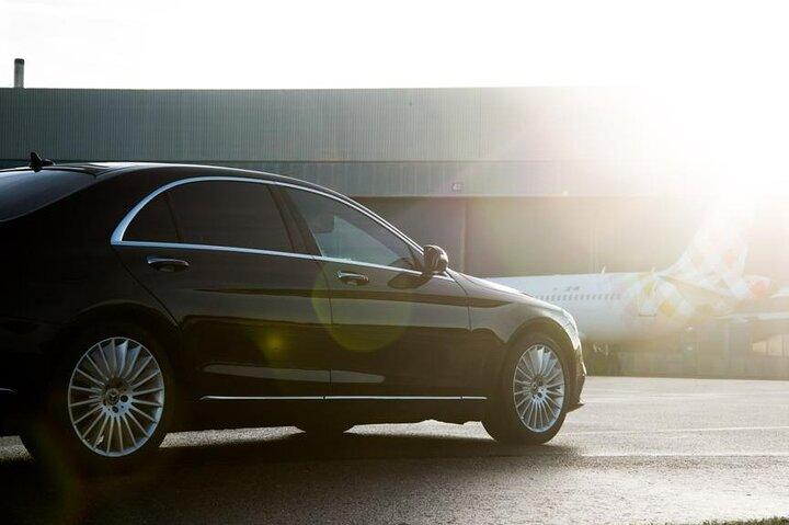 Luxury Private Transfer from Schiphol Airport (AMS) to Rotterdam