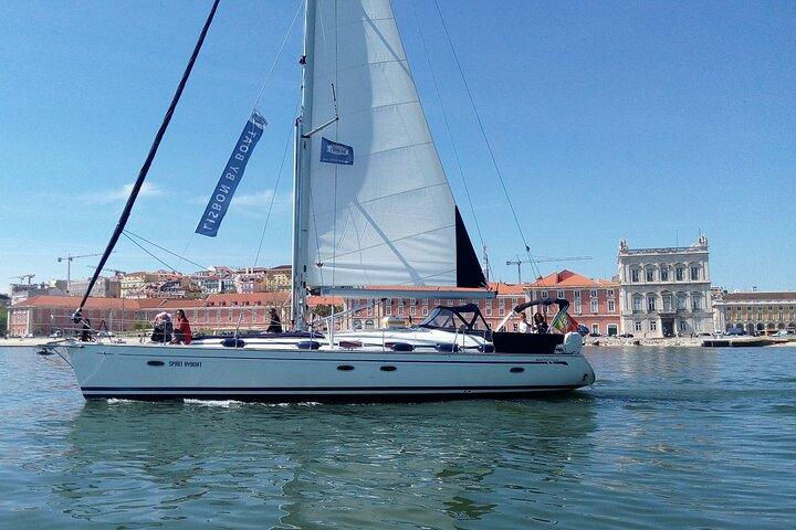 Lisbon Sailing Tour on a Luxury Sailing Yacht with 2 Drinks
