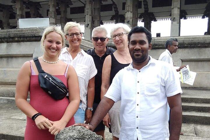 Colombo Sightseeing City Tour by Tuk-Tuk with Guide