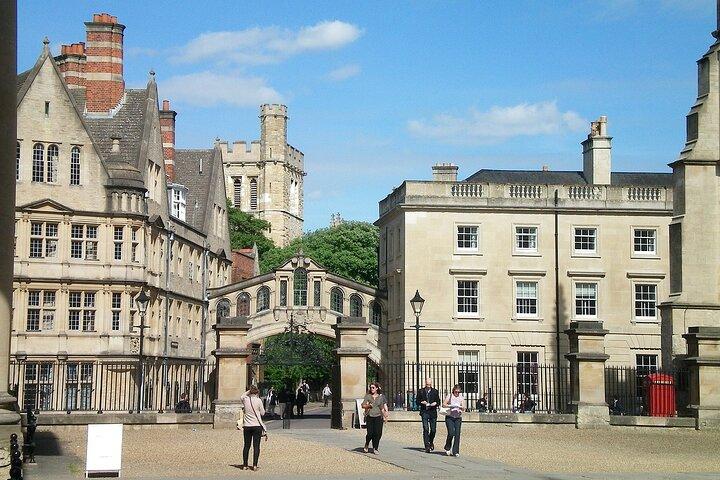 All Inclusive Private Tour of Oxford and Warwick Castle with Pass