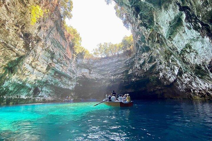 Shore Excursion: Melissani Lake and Myrtos Beach with Swim Stop