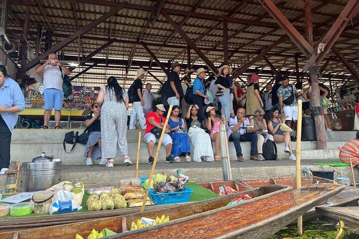 Half Day Tour in Damnoen Saduak Floating Market Railway Market