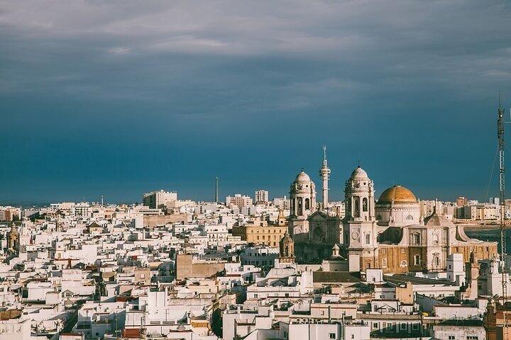Cadiz Must-see Attractions Walking Tour With A guide