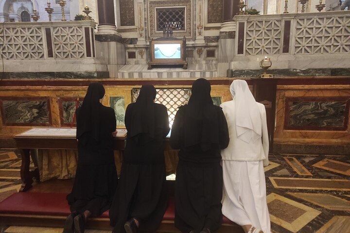 Jubilee Divine Pathways: Tour of Rome's Basilicas - Private Cab