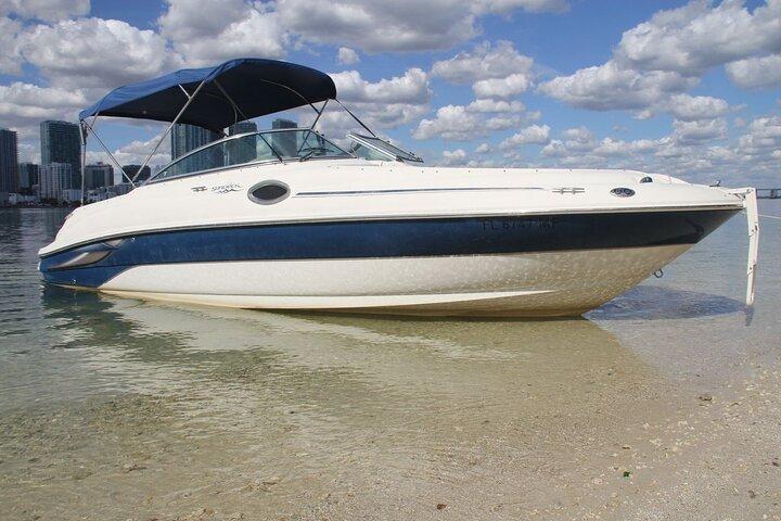 26 Ft Boat, Miami Bay Rental for 2 or 4 hours. 10 people