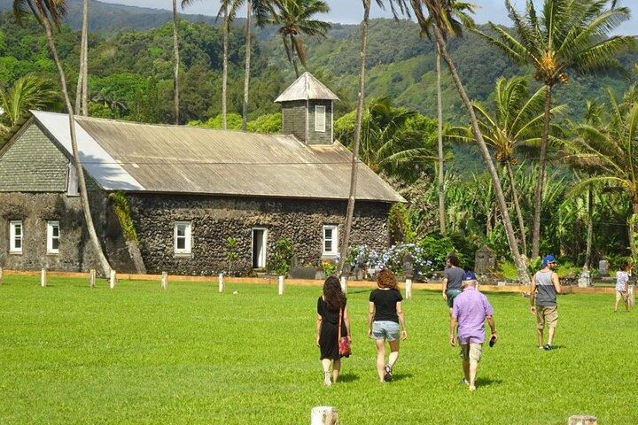 Famous Road to Hana Waterfalls, Black Sand Beach Tour with Lunch