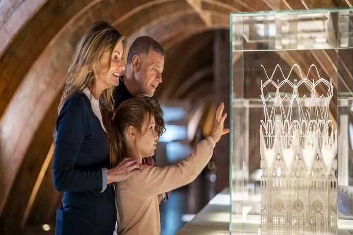 Gaudi Guided Tour: Casa Batllo, La Pedrera & Casa Vicens
