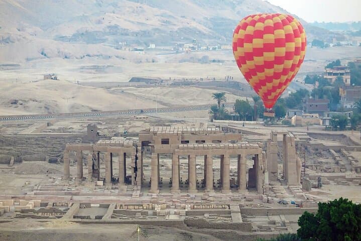 Sunrise Hot Air Balloon Rides in Luxor