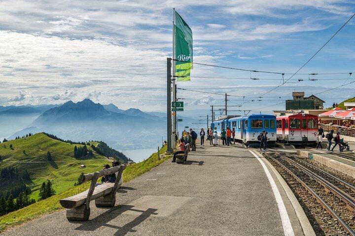 Mt. Rigi & Lake Lucerne: Small Group Day Tour from Luzern