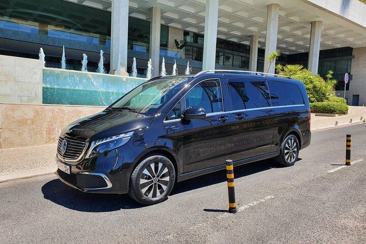 Lisbon Airport Private Transfer to Cascais, Sintra or Estoril