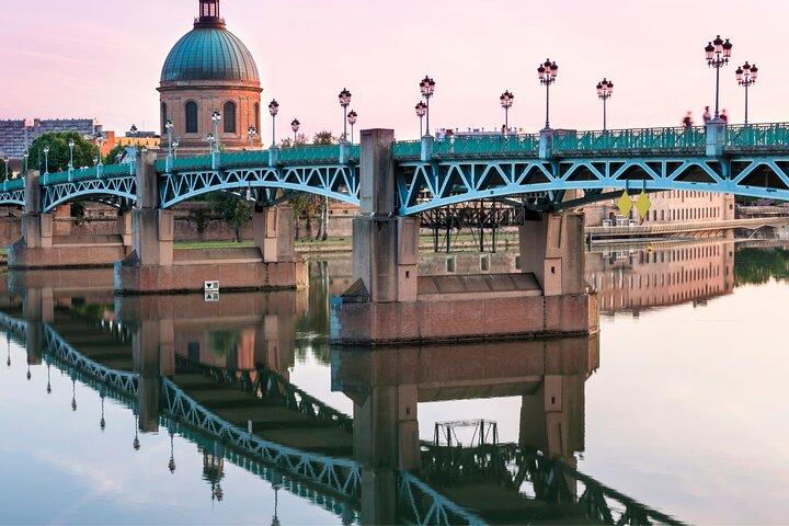 Toulouse Scavenger Hunt & Highlights Self-Guided Walking Tour