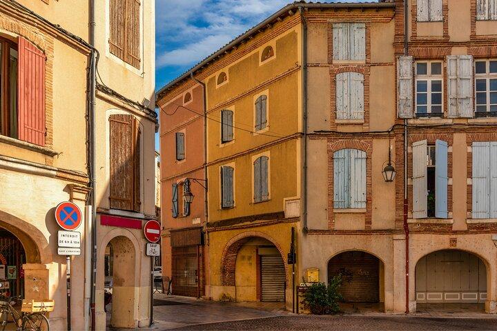 Toulouse Scavenger Hunt & Highlights Self-Guided Walking Tour